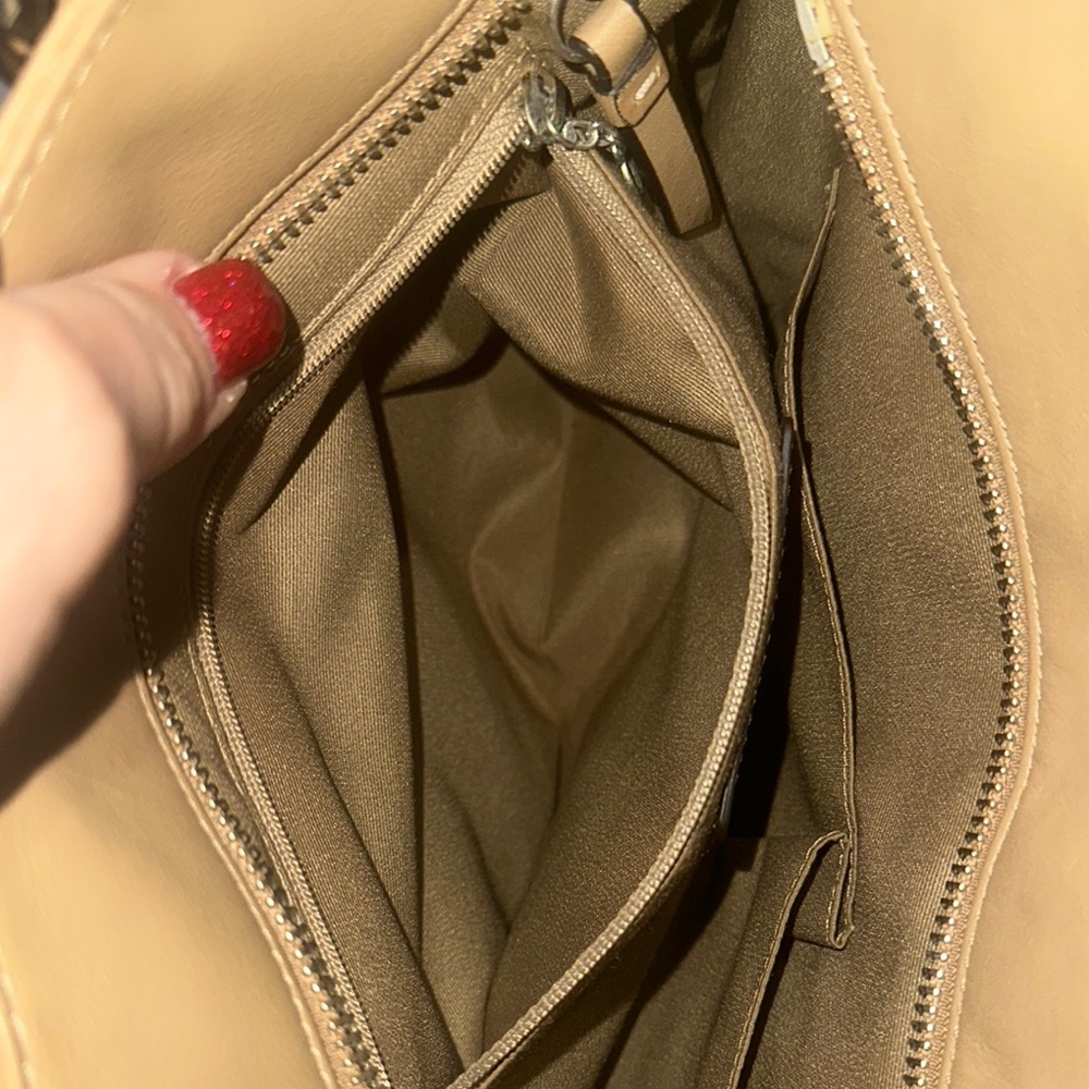 Coach Tan Leather Tote Bag.. Near excellent condition. - Picture 12 of 17